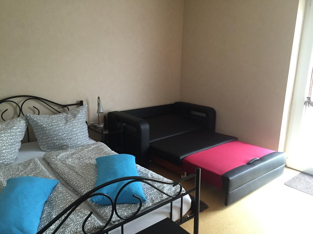 A & J Hirsch Apartment *