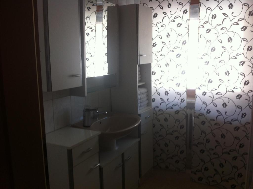 A & J Hirsch Apartment *