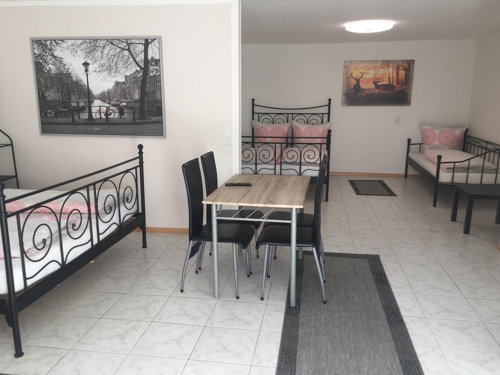 A & J Hirsch Apartment *